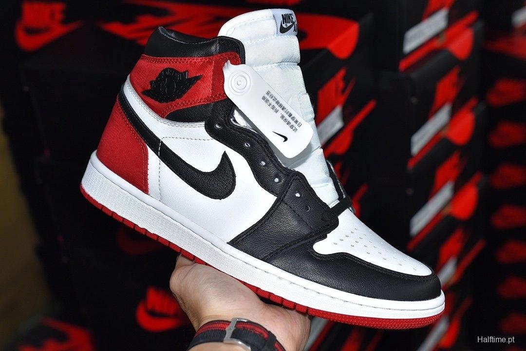 Air Jordan 1 Satin Black Toe