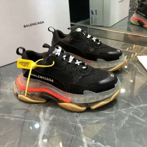 Men/Women Balenciaga Triple S MutiColor Clear Sole Black Sneaker Item 6380400