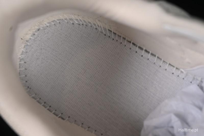 Dior B30 Sneakers with CD Logo Detail - AJE5