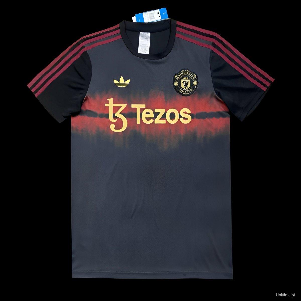 24/25 Manchester United Black/Red Pre-Match Jersey